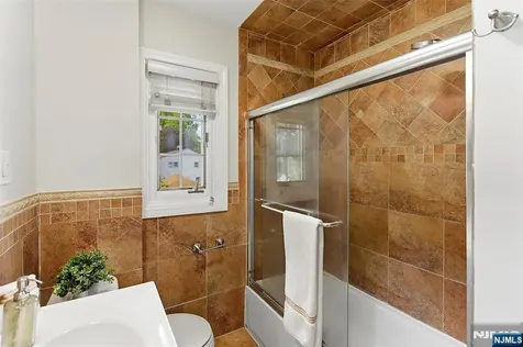 31 Martin Terrace Hackensack NJ 07601