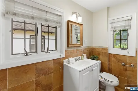 31 Martin Terrace Hackensack NJ 07601