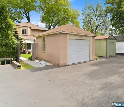 31 Martin Terrace Hackensack NJ 07601