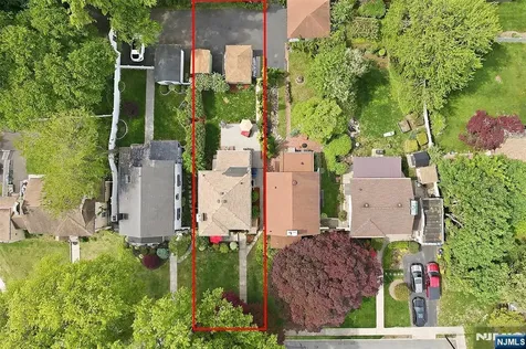 31 Martin Terrace Hackensack NJ 07601