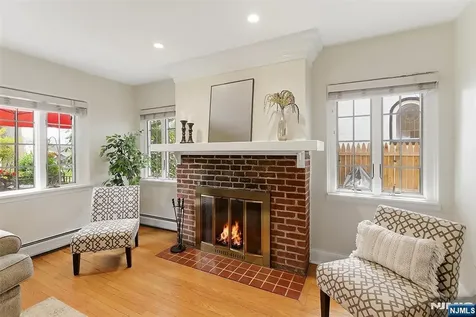 31 Martin Terrace Hackensack NJ 07601