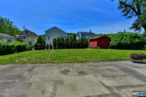 11 Onyx Terrace North Haledon NJ 07508