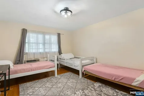 201 Oakdene Place Cliffside Park NJ 07010