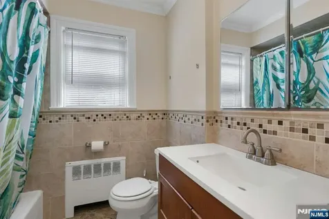 201 Oakdene Place Cliffside Park NJ 07010