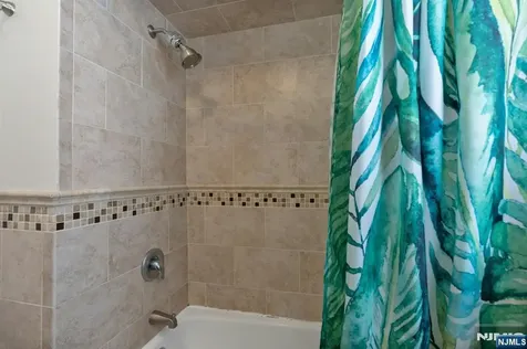 201 Oakdene Place Cliffside Park NJ 07010