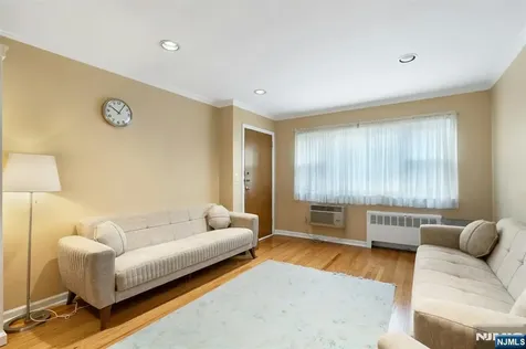 201 Oakdene Place Cliffside Park NJ 07010