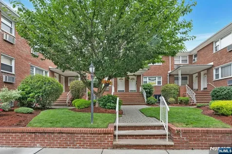 201 Oakdene Place Cliffside Park NJ 07010