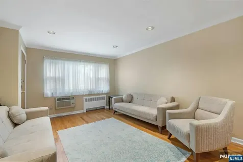 201 Oakdene Place Cliffside Park NJ 07010