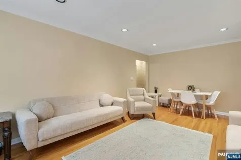 201 Oakdene Place Cliffside Park NJ 07010