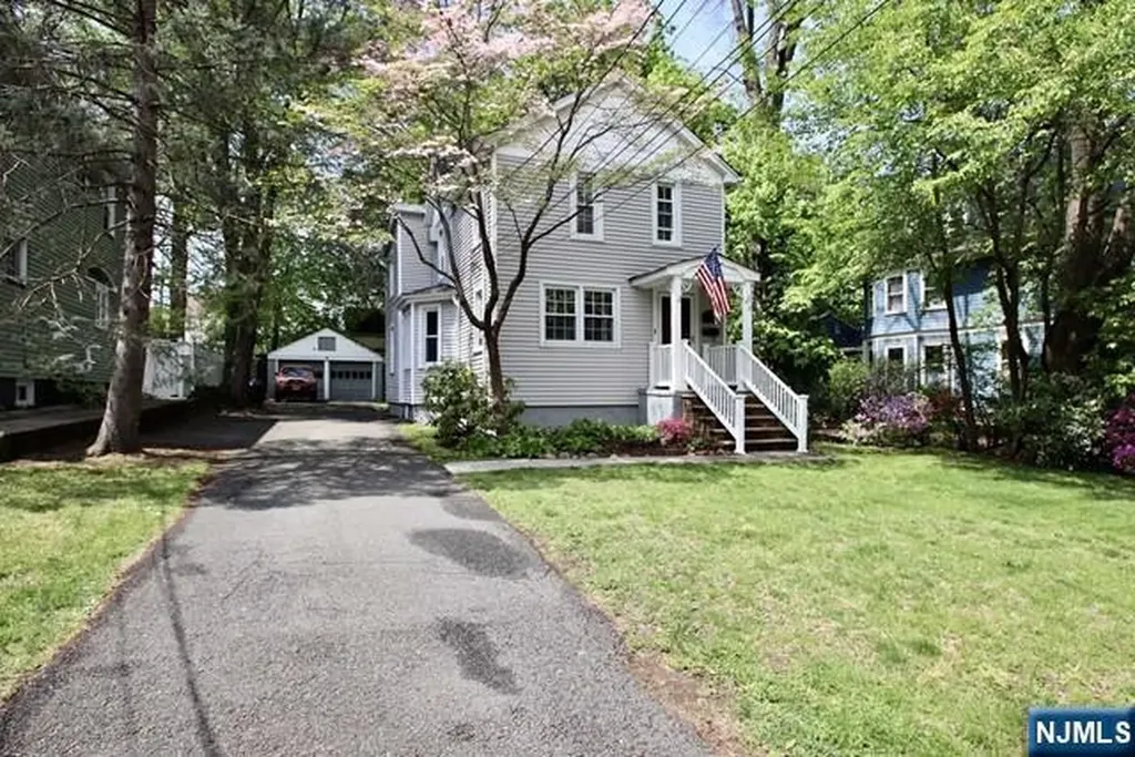323 Maple Avenue Oradell NJ 07649