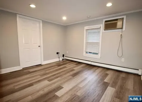 323 Maple Avenue Oradell NJ 07649