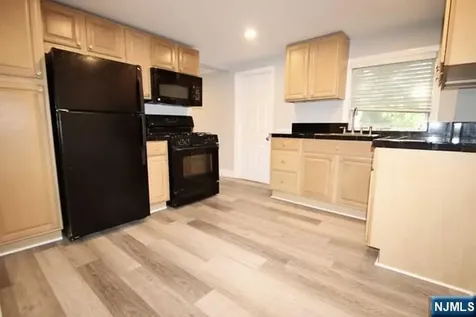 323 Maple Avenue Oradell NJ 07649