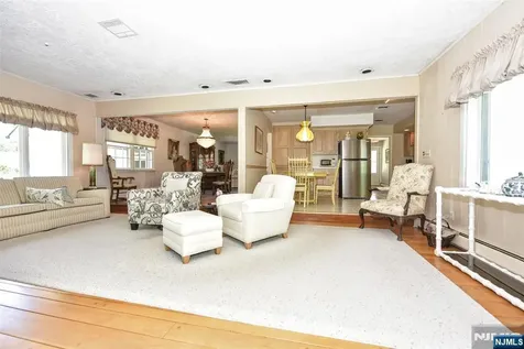 17 Grandview Avenue Upper Saddle River NJ 07458