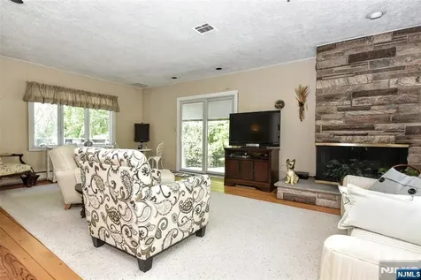 17 Grandview Avenue Upper Saddle River NJ 07458