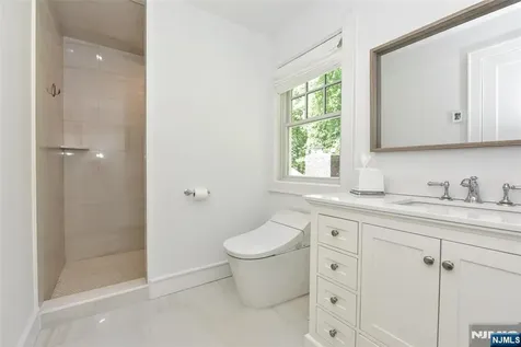 17 Grandview Avenue Upper Saddle River NJ 07458