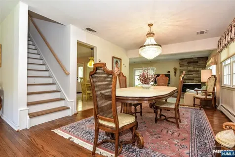 17 Grandview Avenue Upper Saddle River NJ 07458