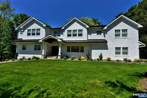 17 Grandview Avenue Upper Saddle River NJ 07458