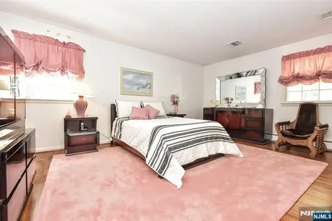 17 Grandview Avenue Upper Saddle River NJ 07458
