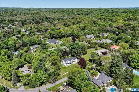 17 Grandview Avenue Upper Saddle River NJ 07458