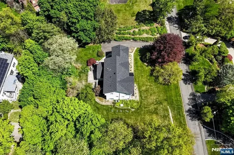 17 Grandview Avenue Upper Saddle River NJ 07458