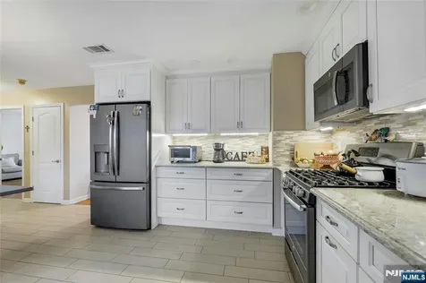 25 Veterans Place North Arlington NJ 07031