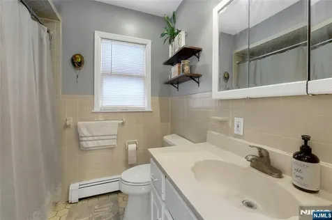 25 Veterans Place North Arlington NJ 07031