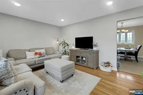 25 Veterans Place North Arlington NJ 07031