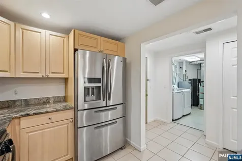 303 Stockton Court Edgewater NJ 07020