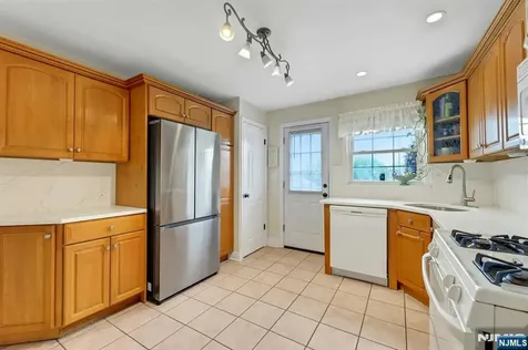 23 William Street Saddle Brook NJ 07663
