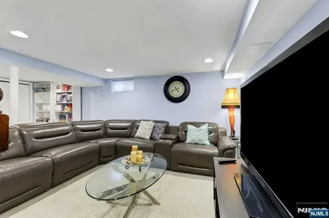 23 William Street Saddle Brook NJ 07663
