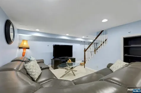 23 William Street Saddle Brook NJ 07663