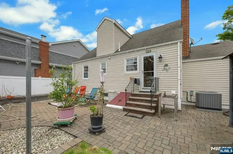 23 William Street Saddle Brook NJ 07663