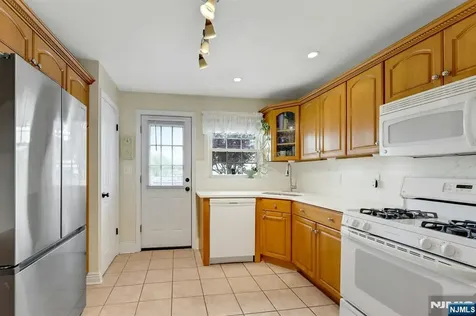23 William Street Saddle Brook NJ 07663