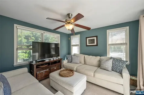 114 Summit Avenue Waldwick NJ 07463