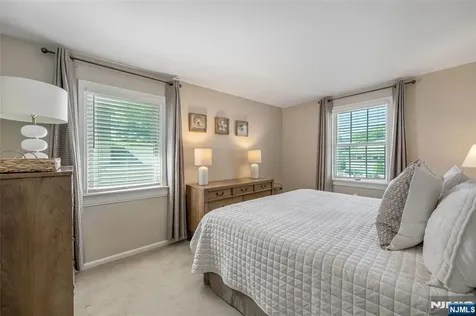 114 Summit Avenue Waldwick NJ 07463