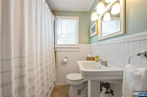 114 Summit Avenue Waldwick NJ 07463