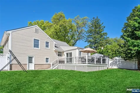114 Summit Avenue Waldwick NJ 07463