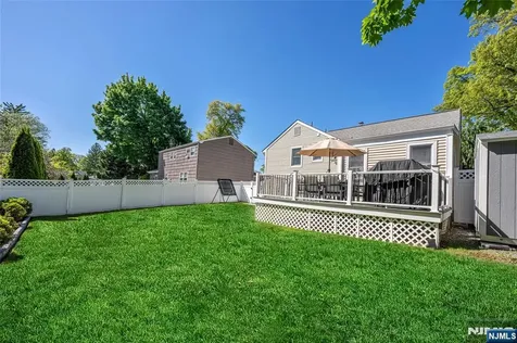 114 Summit Avenue Waldwick NJ 07463