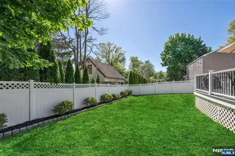114 Summit Avenue Waldwick NJ 07463