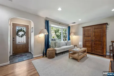 114 Summit Avenue Waldwick NJ 07463