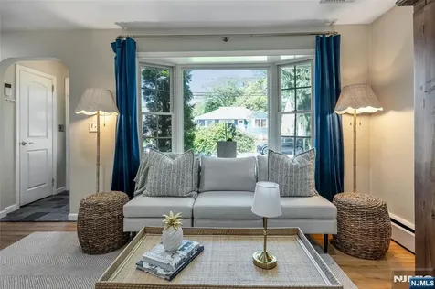 114 Summit Avenue Waldwick NJ 07463