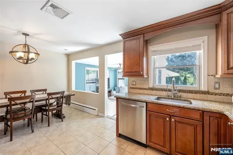 114 Summit Avenue Waldwick NJ 07463