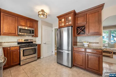 114 Summit Avenue Waldwick NJ 07463