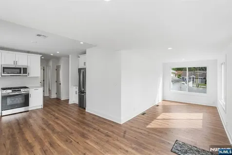11 Dunkerly Street Totowa NJ 07512