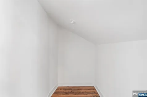 11 Dunkerly Street Totowa NJ 07512