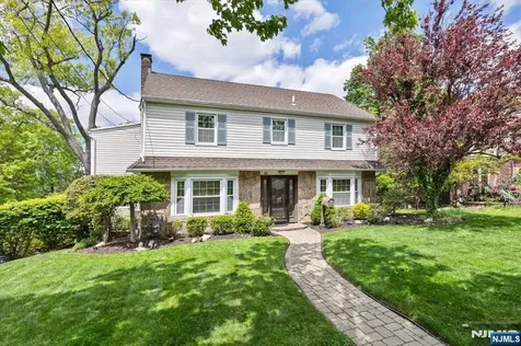 84 Raymond Avenue Rutherford NJ 07070