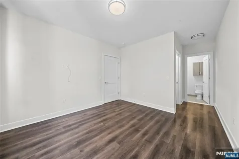 313 Woodland Place Leonia NJ 07605