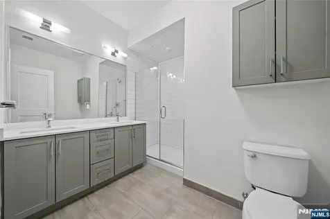313 Woodland Place Leonia NJ 07605