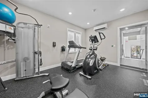 313 Woodland Place Leonia NJ 07605