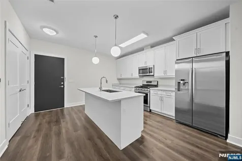 313 Woodland Place Leonia NJ 07605